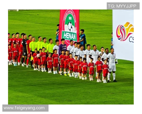 格雷米与圣塔菲的激烈对决揭示了南美足球的魅力与竞争力